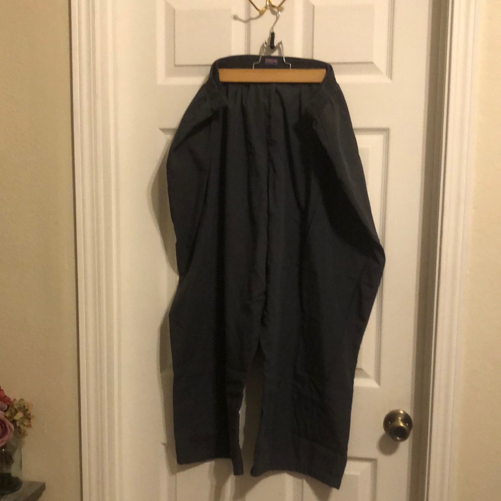5X Cherokee boxer style scrub pants. Dark gray